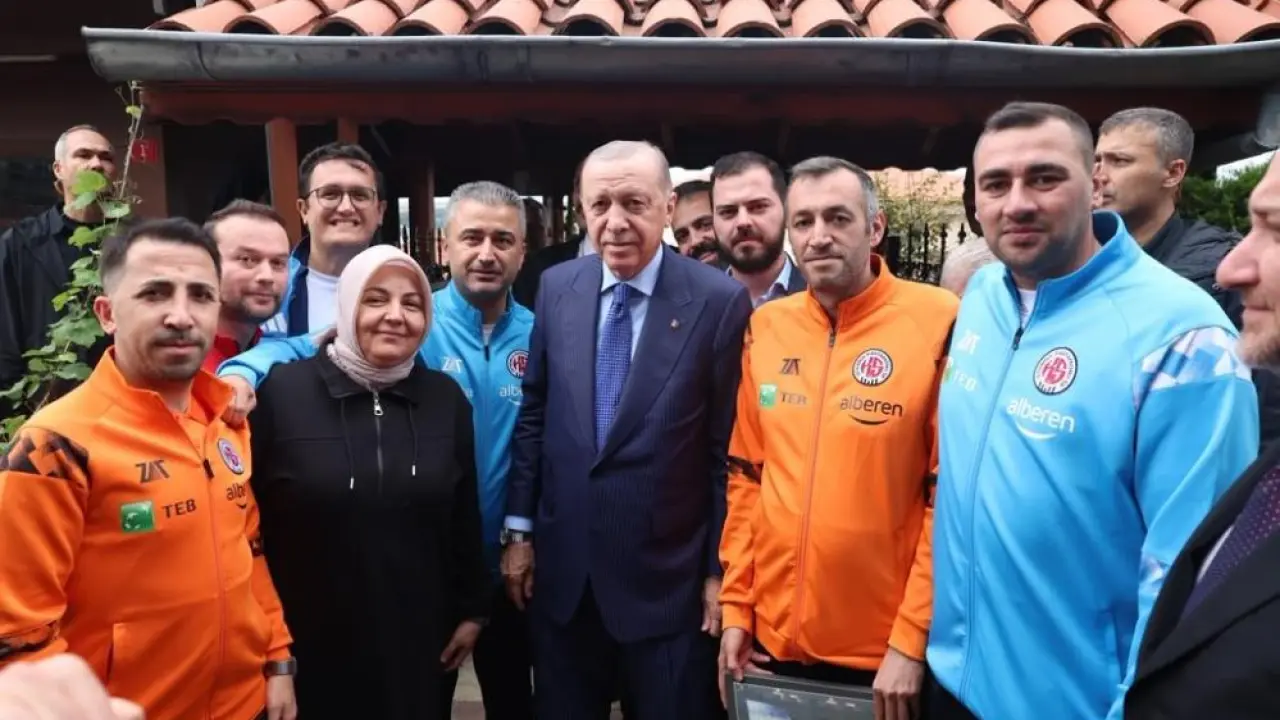 Cumhurbaşkanı Erdoğan, İstanbul Kastamonuspor'u kabul etti
