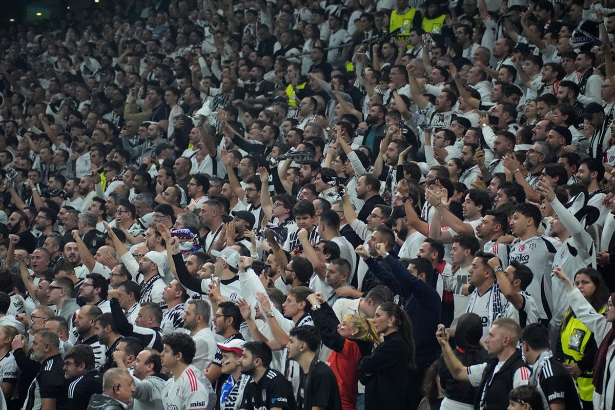 Beşiktaş'a kötü haber! Ümit Akdağ'ın eli kırıldı
