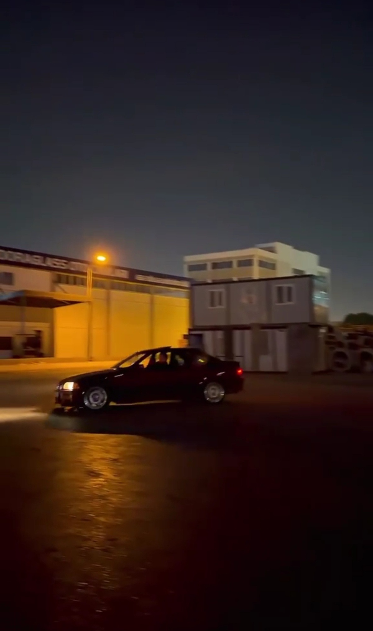İzmir Bornova'da otomobiliyle drift yapan sürücüye 140 bin TL ceza uygulandı