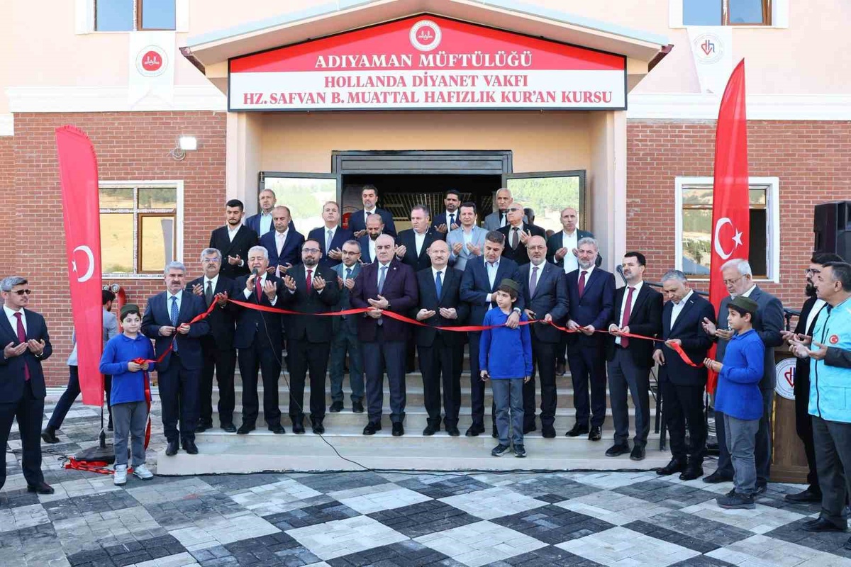 Adıyaman'da Hollanda Diyanet Vakfı katkısıyla yapılan cami ve hafızlık kursu açıldı