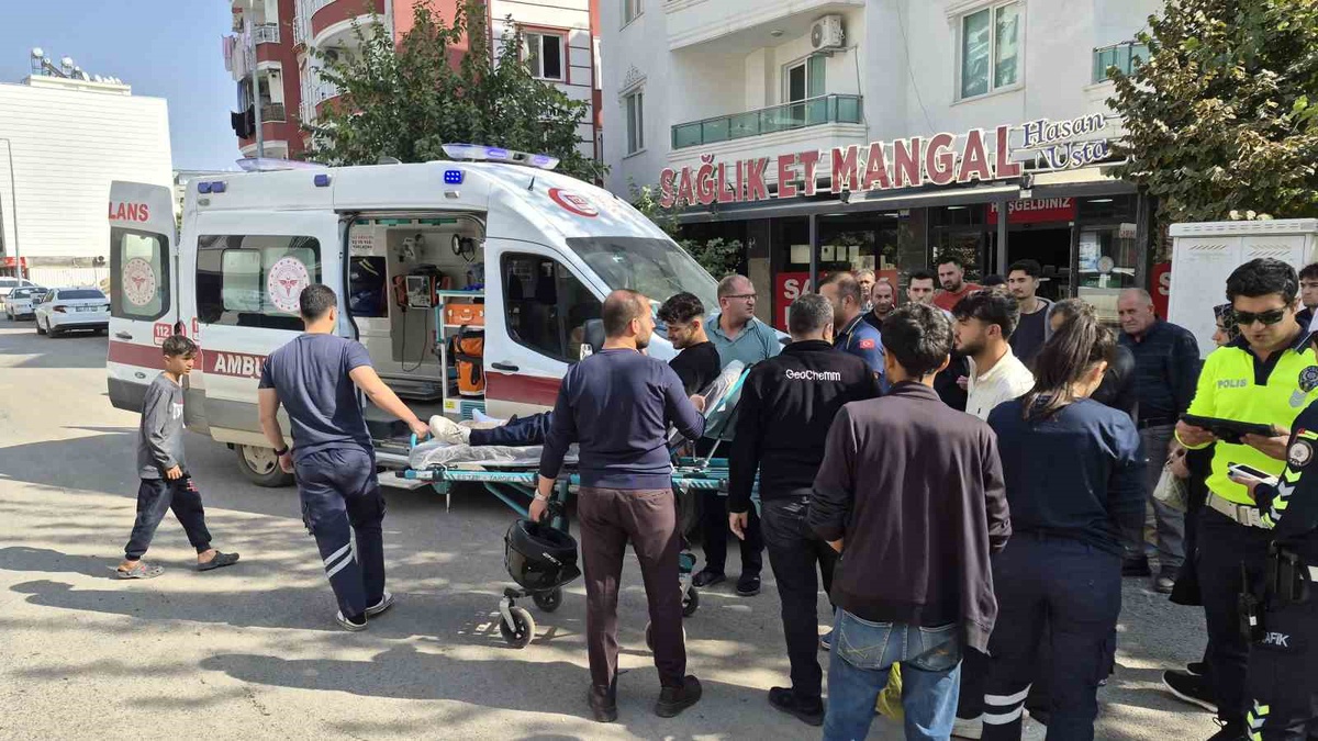Adıyaman'da otomobil ile motosiklet çarpıştı, motosiklet sürücüsü yaralandı