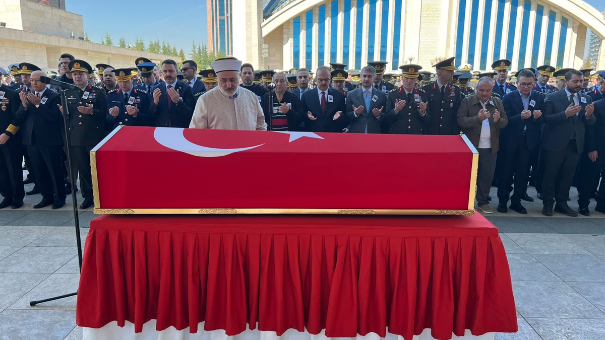 Ankara'da kazada şehit olan Albay Gökgöz, son yolculuğuna uğurlandı
