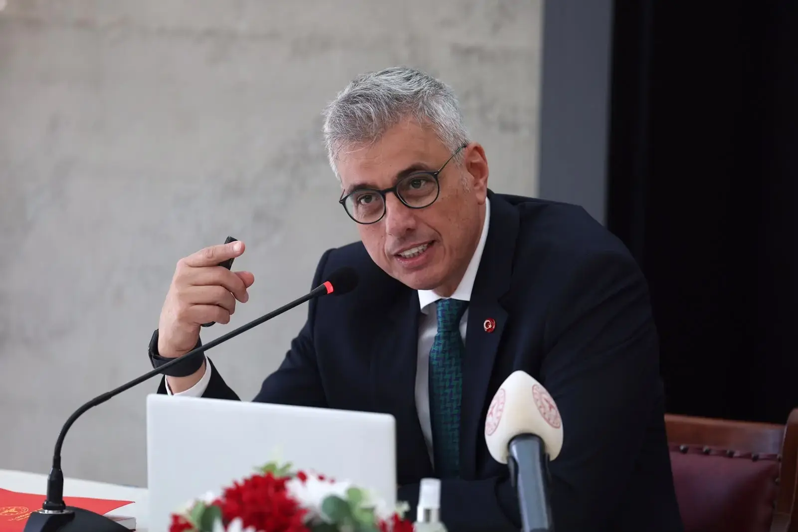 Türkiye’de 13-17 yaş arasındaki gençlerin yüzde 30’u sigara kullanıyor