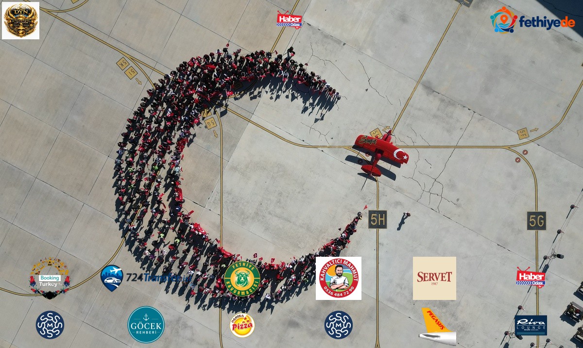 Sivrihisar'da hilal yıldız koreografisi 12'nci kez gökyüzüyle buluştu