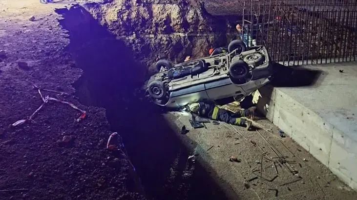 Eskişehir'de feci kaza: Yol çalışması çukuruna düşen araçta 1 ölü, 5 yaralı