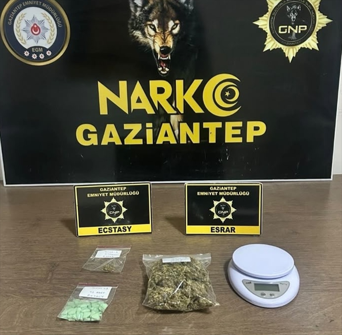 Gaziantep'te uyuşturucu operasyonunda gözaltına alınan 294 şüpheliden 48'i tutuklandı