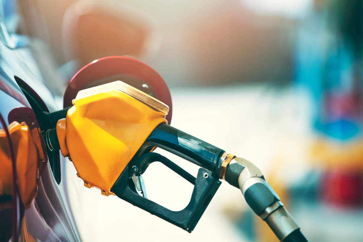 117 dolara yaklaşan Brent petrol, ABD-İran arasında diplomasi beklentisiyle 115 doların altına indi