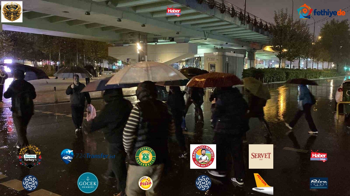 İstanbul'da sağanak sabah saatlerinde etkili oldu, işe gidenler zorlandı