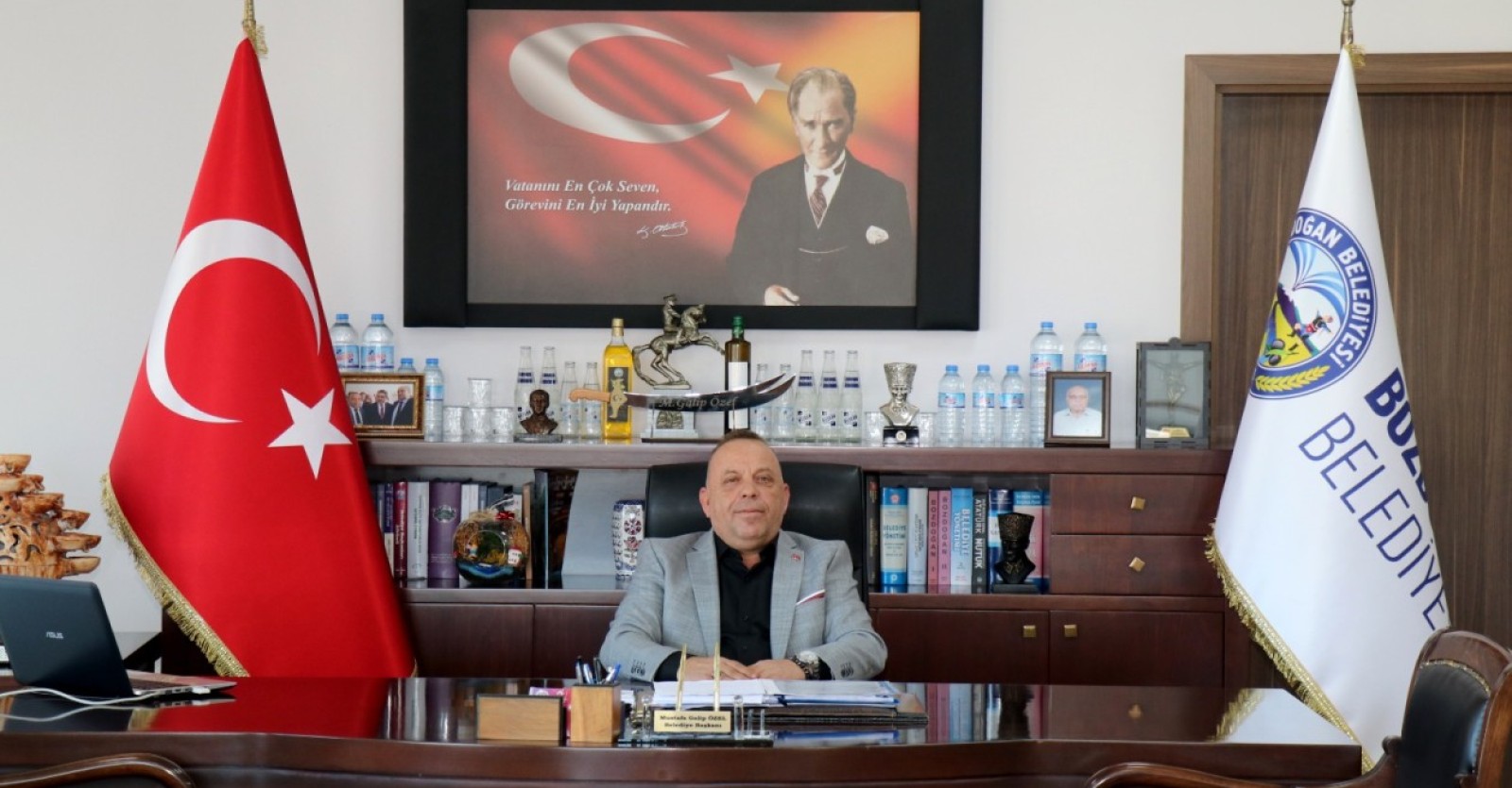 Bozdoğan Belediye Başkanı Özel’den Yeni Eğitim Öğr... Bozdoğan Belediye Başkanı Mustafa Galip Özel, 2026-2027 eğitim-öğretim yılının başlaması dolayısıyla mesaj yayımladı. Yeni eğitim yılının tüm eğitim camiası için hayırlı olmasını dileyen Başkan