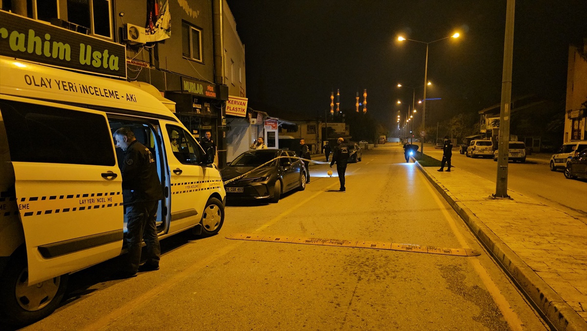 Çorum'da maskeli saldırgan iş yerine ateş açtı, saldırıda hasar oluştu