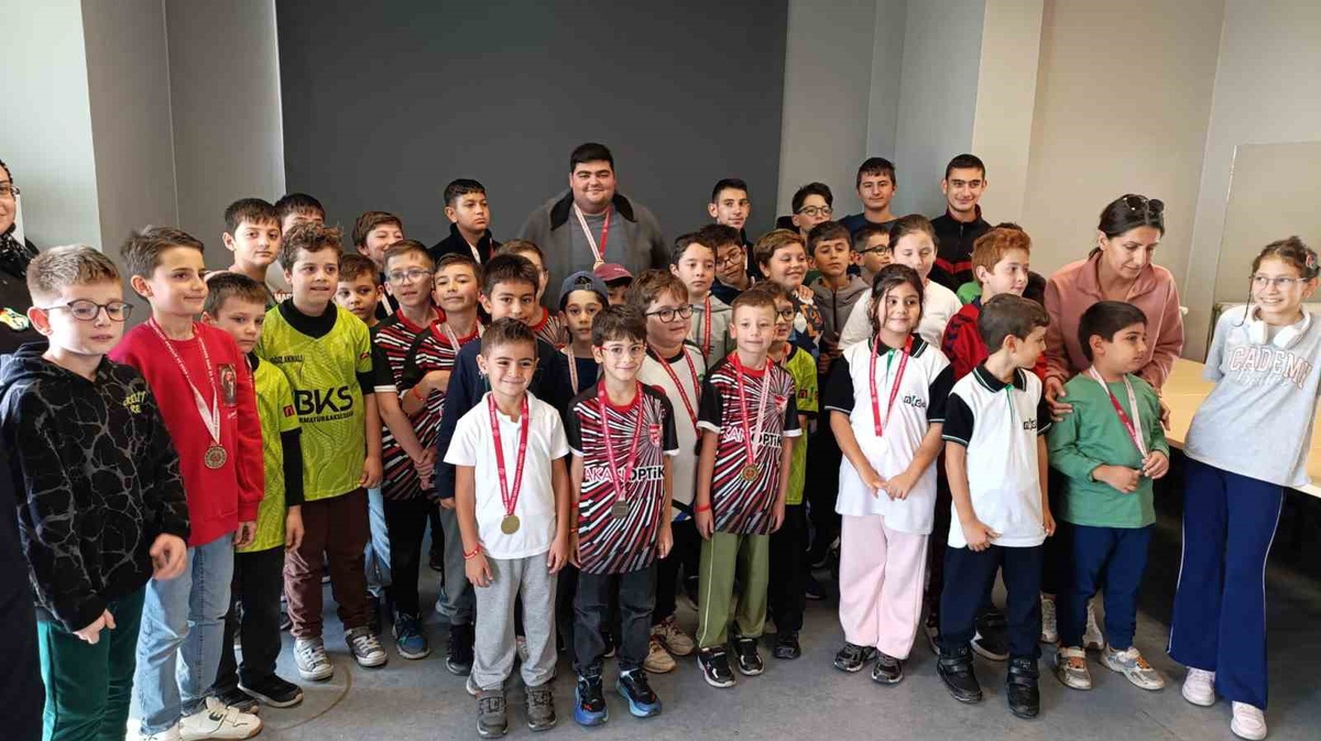 Bilecik'te 29 Ekim satranç turnuvası 60 sporcunun katılımıyla tamamlandı
