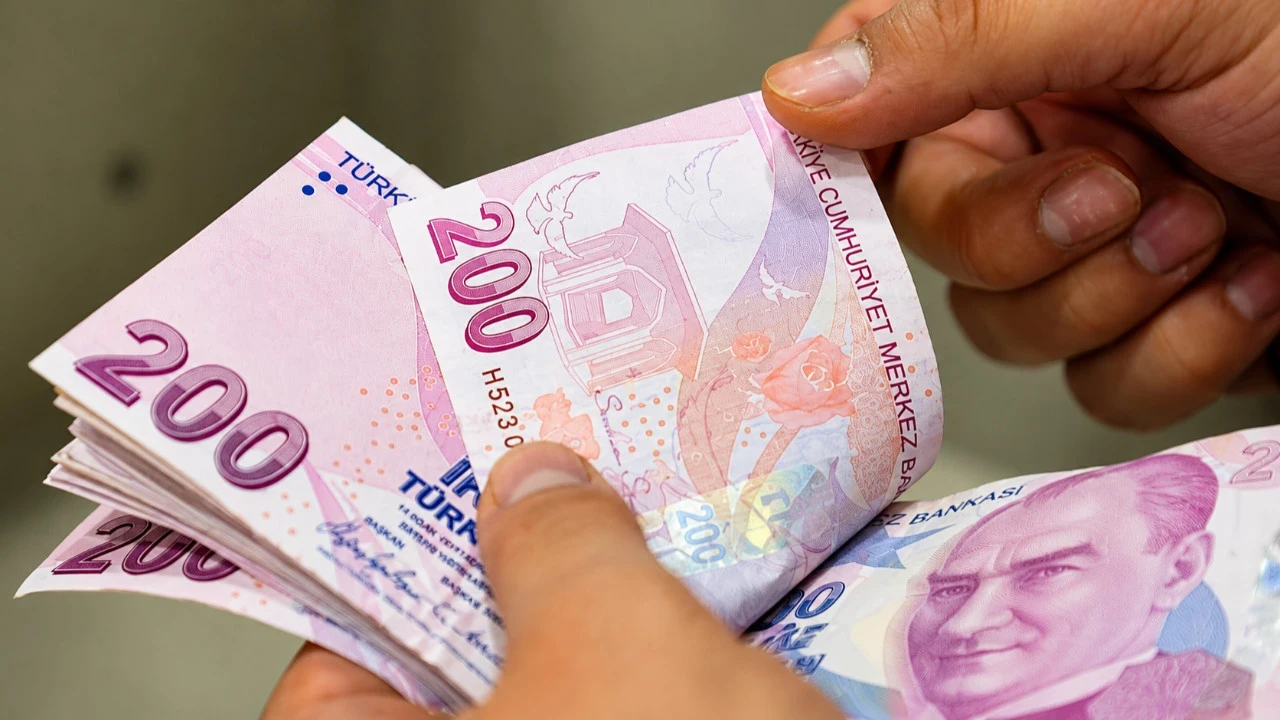 SPK'dan 3 şirketin yatırım fonları için ödeme kararı: 1 milyon TL sınırı getirildi