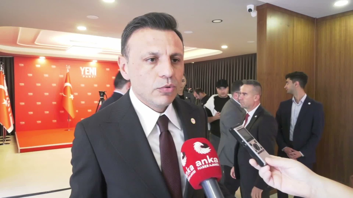 Özgür Çelik, Bakırköy Belediyesi'nde 68 kişinin gözaltına alındığını söyledi