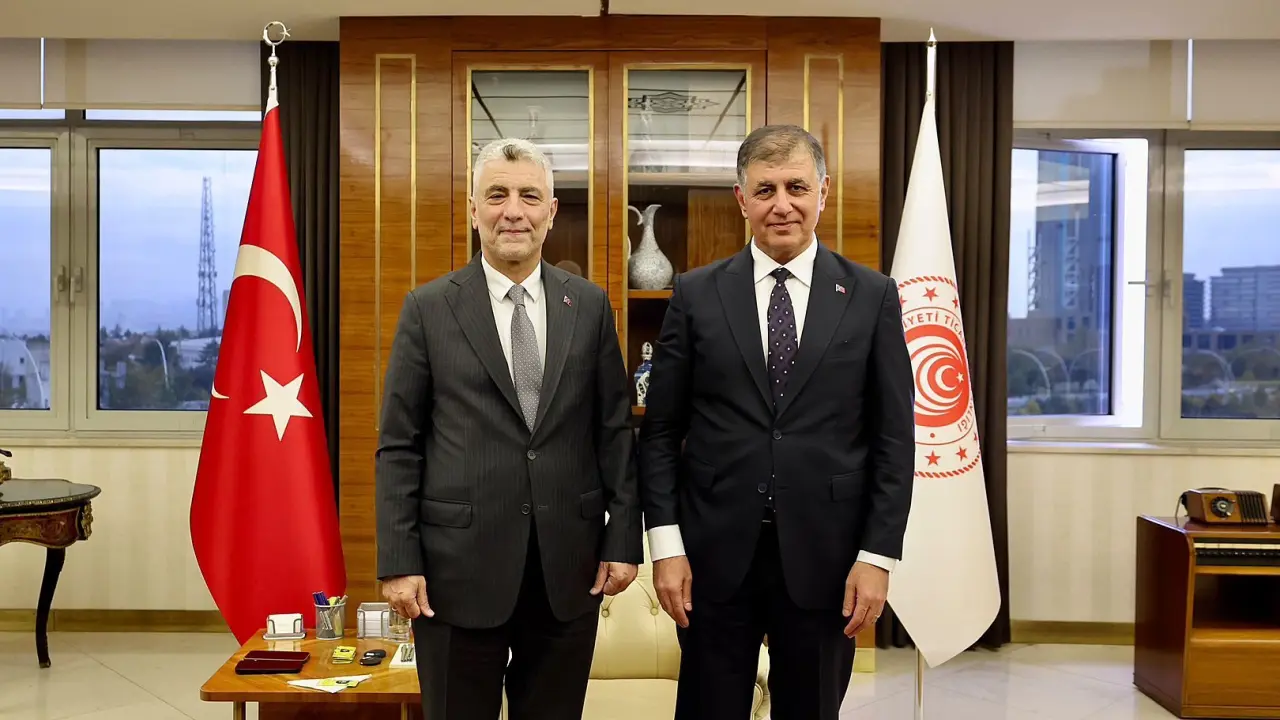 Bakan Bolat'tan Cemil Tugay paylaşımı! İzmir'in ekonomik geleceği için iş birliği mesajı