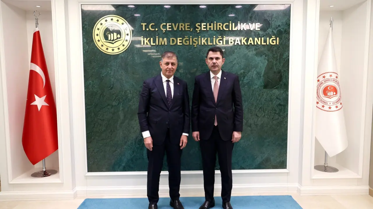 Bakan Murat Kurum, AK Partili Cemil Tugay'ı kabul etti