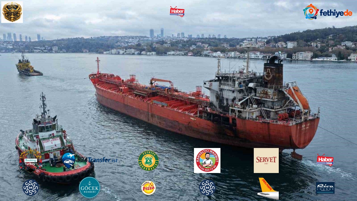 Dronla vurulan tanker İstanbul Boğazı'ndan geçti! Boğaz gemi trafiğine çift yönlü kapatıldı