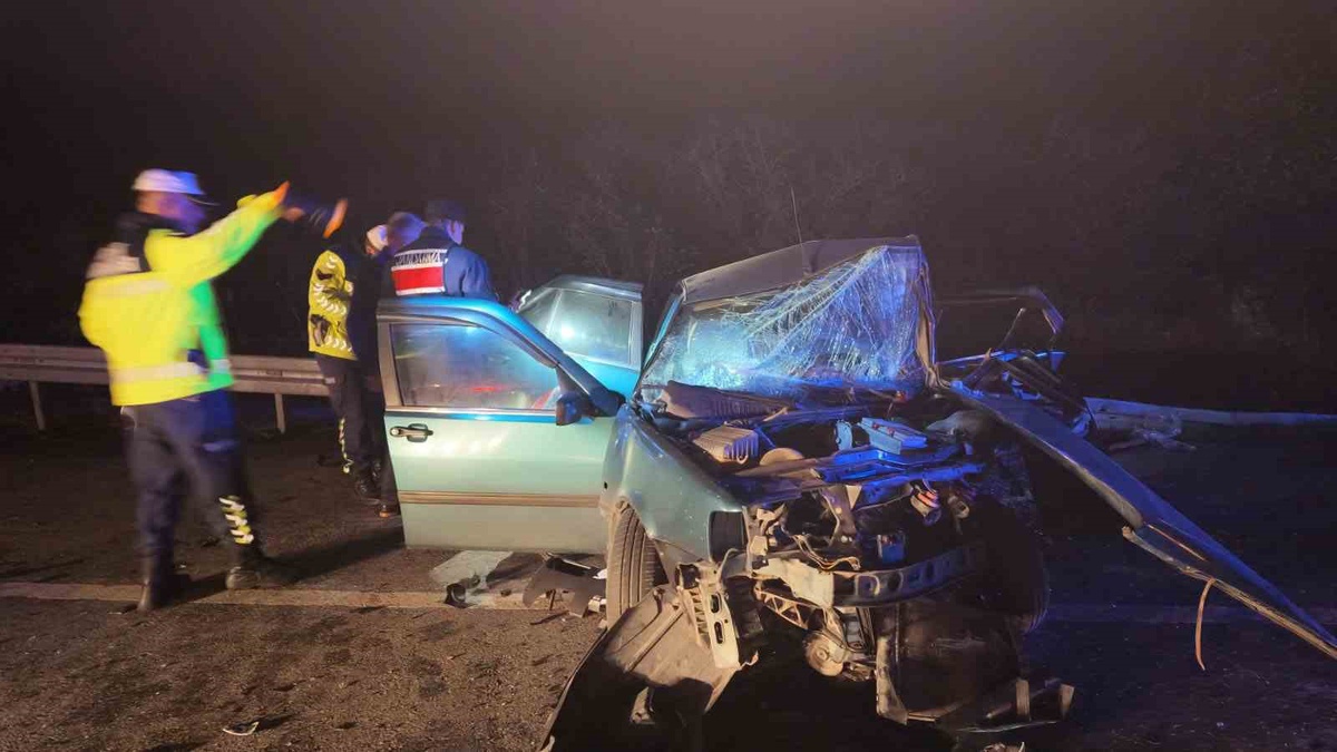 Düzce Akçakoca'da iki aracın çarpışması sonucu 5 kişi yaralandı