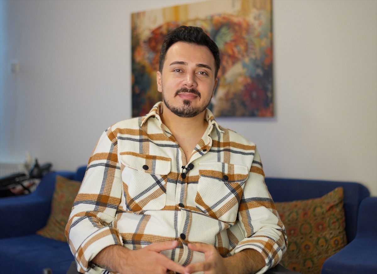Motosiklet kazasıyla omurilik felci olan yazar Emirhan Beşer iki kitapla hayata tutundu