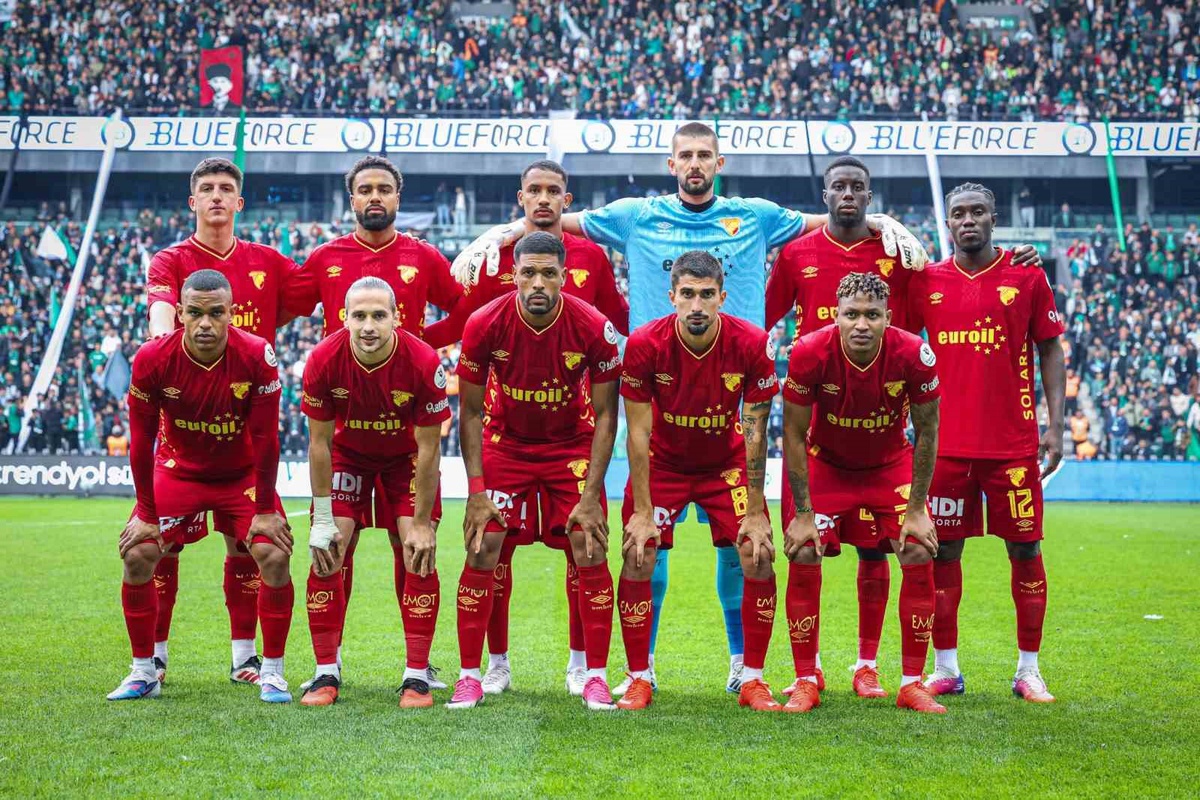 Göztepe deplasmanda 5 maçta 8 puan toplayarak Fenerbahçe ve Beşiktaş'ı geride bıraktı