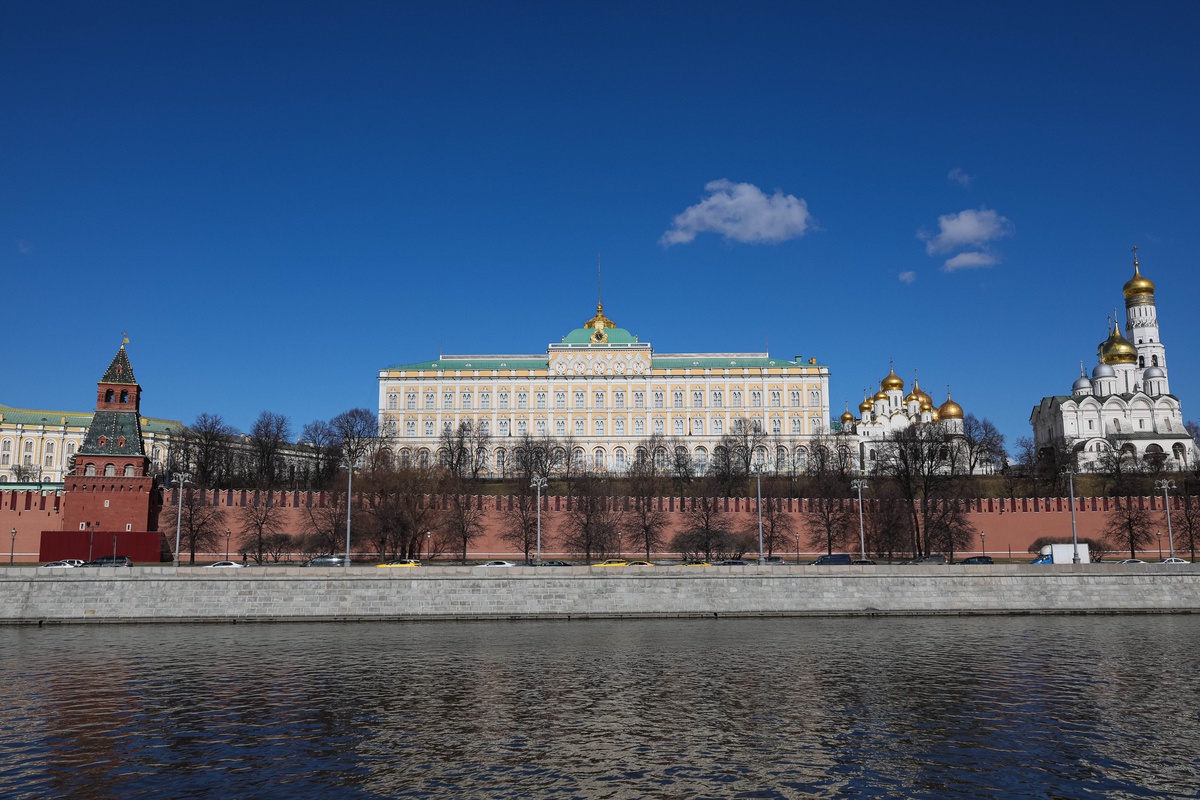 Kremlin Danışmanı, Zelenskiy'nin müzakere için Moskova'ya gelebileceğini açıkladı