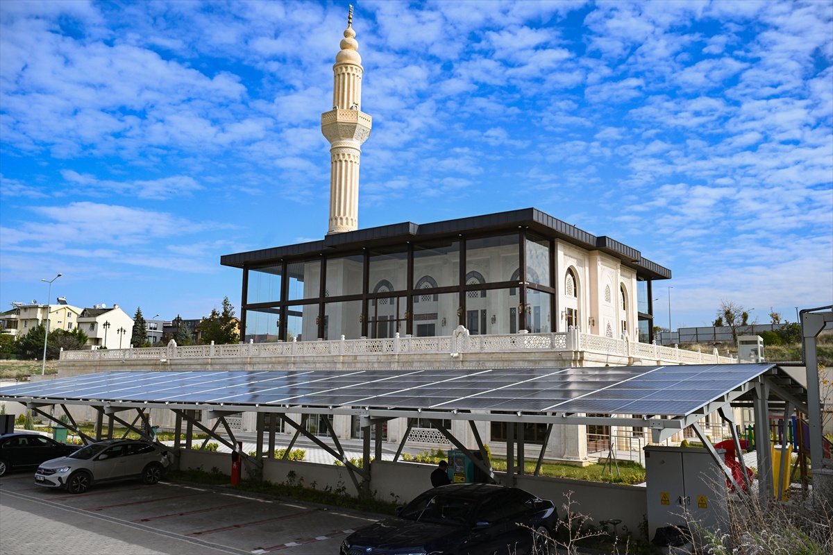 Ankara Çankaya'da Süleyman Bölünmez Camisi güneş panelleriyle faturayı sıfırladı