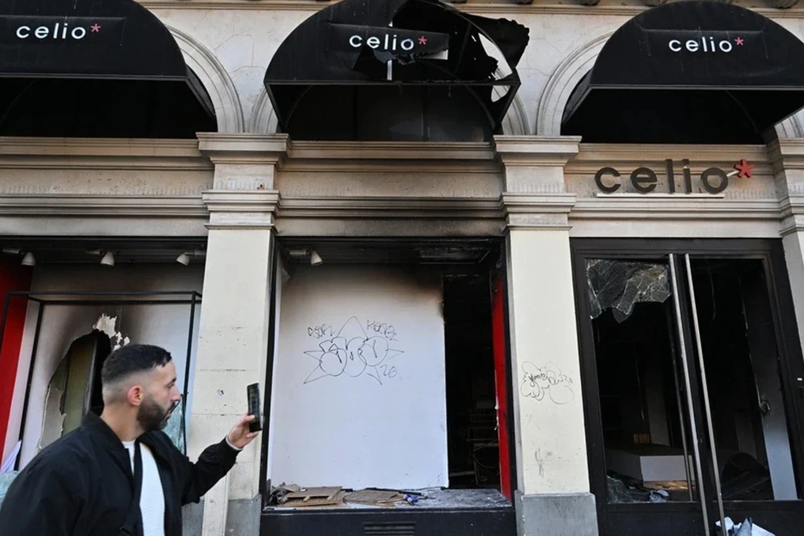 Fransa'daki sokak eylemleri perakendeyi vurdu, satışlar yüzde 80'e geriledi
