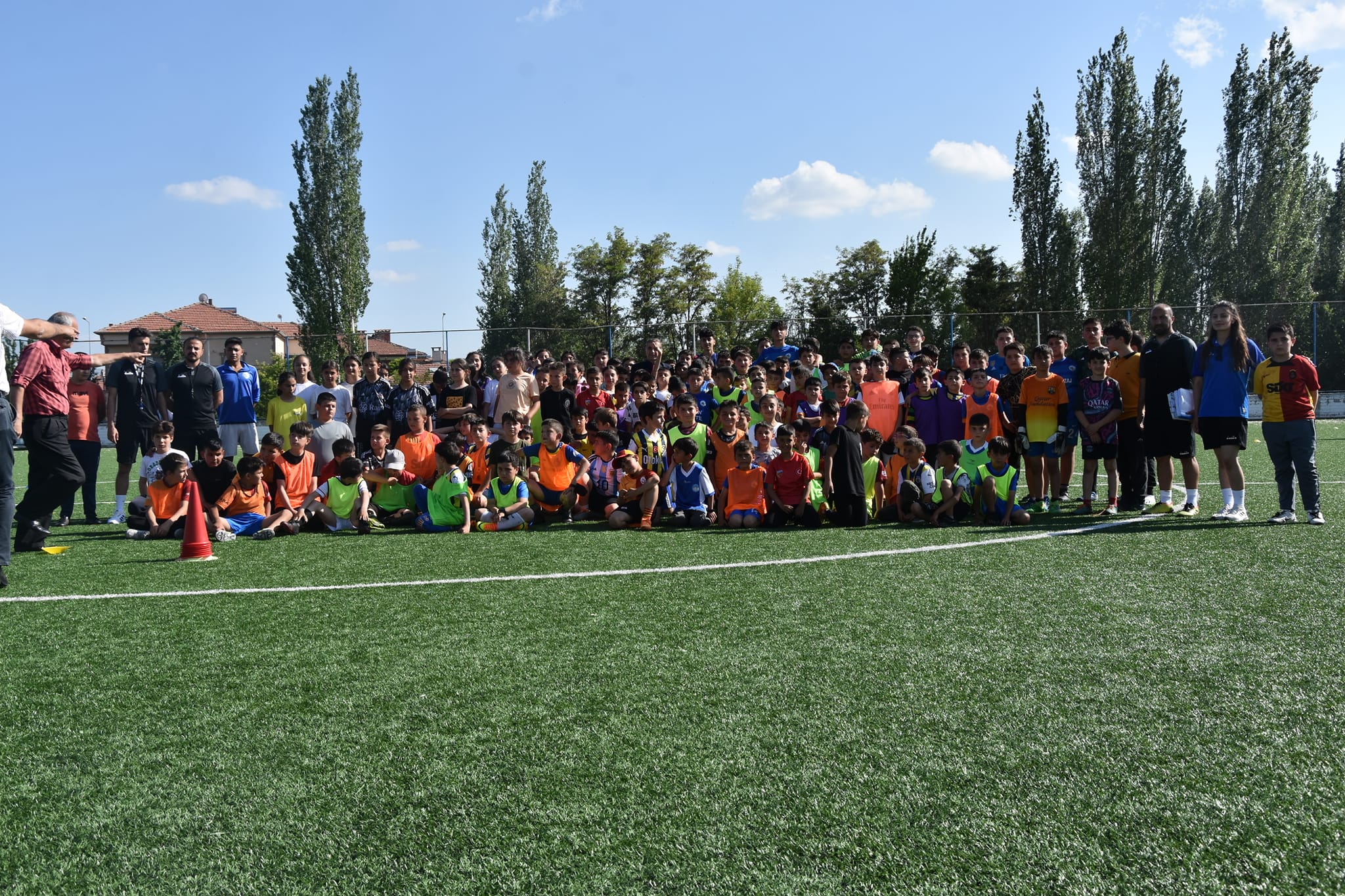Belediye başkanimiz sn. osman koç tomarza belediyespor tesisimizi ziyaret etti