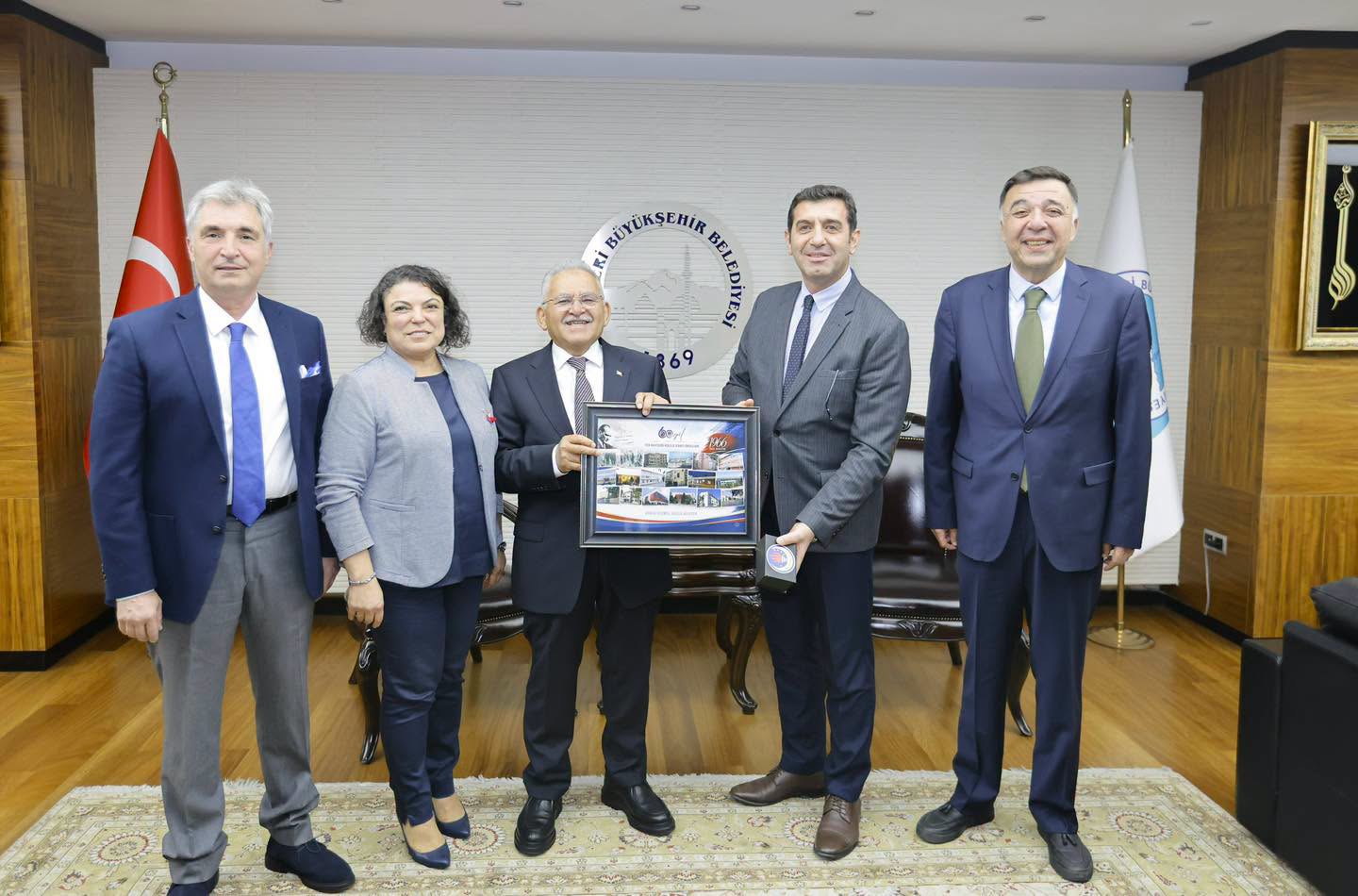 Başkan Büyükkılıç’a Ziyaretçi Yoğunluğu