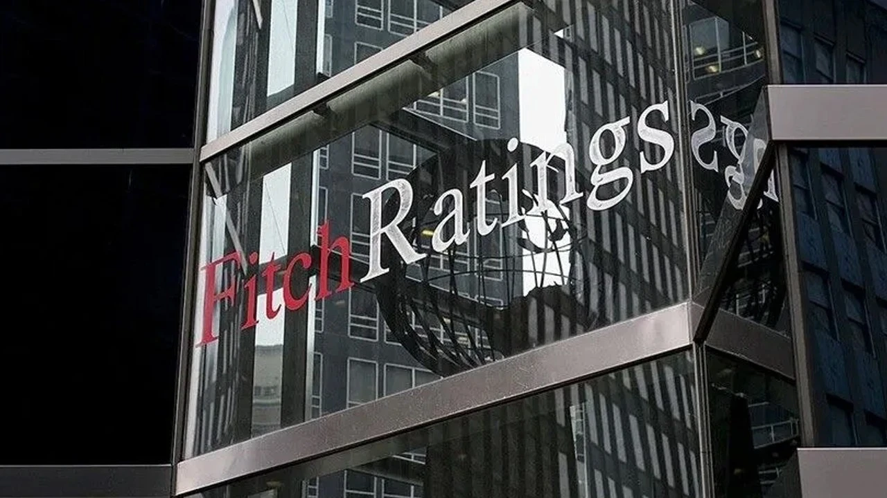 Fitch'ten küresel risk uyarısı: Yapay zeka yatırımları mercek altında