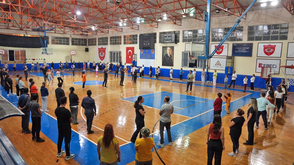 Alanya’da Zeybek Kurslarının 6. Dönemi Başlıyor