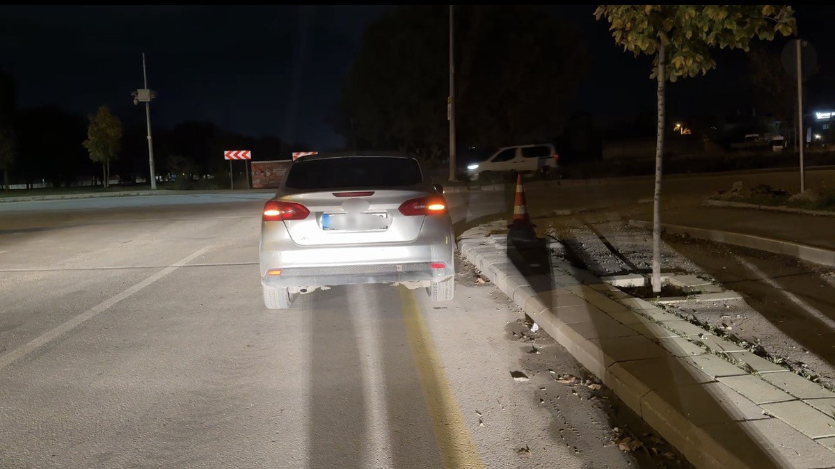 Eskişehir'de kaçan otomobilde uyuşturucu bulundu, sürücüye 200 bin TL ceza kesildi