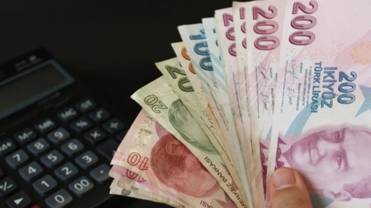 2027 bütçesinde emekliye 450 milyar liralık ilave kaynak ayrıldı