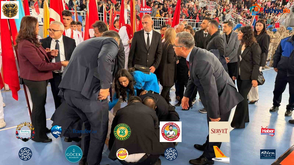 Afyonkarahisar'da bayrak taşıyan kız öğrenci bayıldı, doktor vekil müdahale etti
