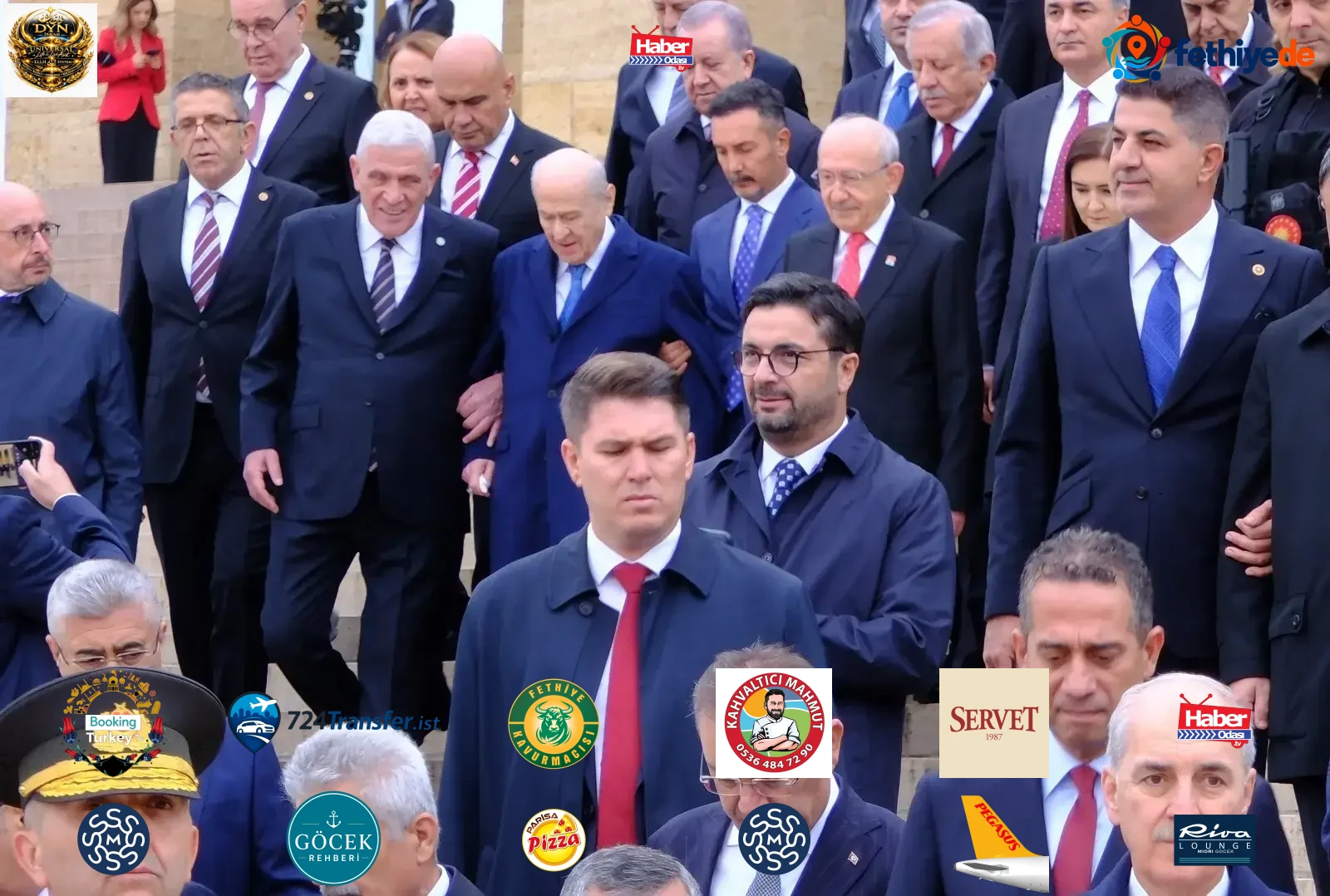 Bahçeli ve Dervişoğlu, Anıtkabir merdivenlerinden kol kola indi