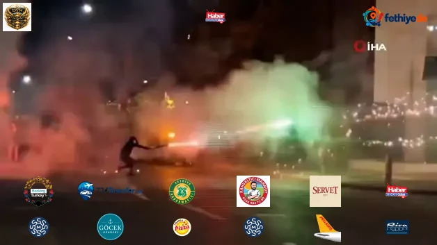 Arnavutluk sokakları savaş alanına döndü