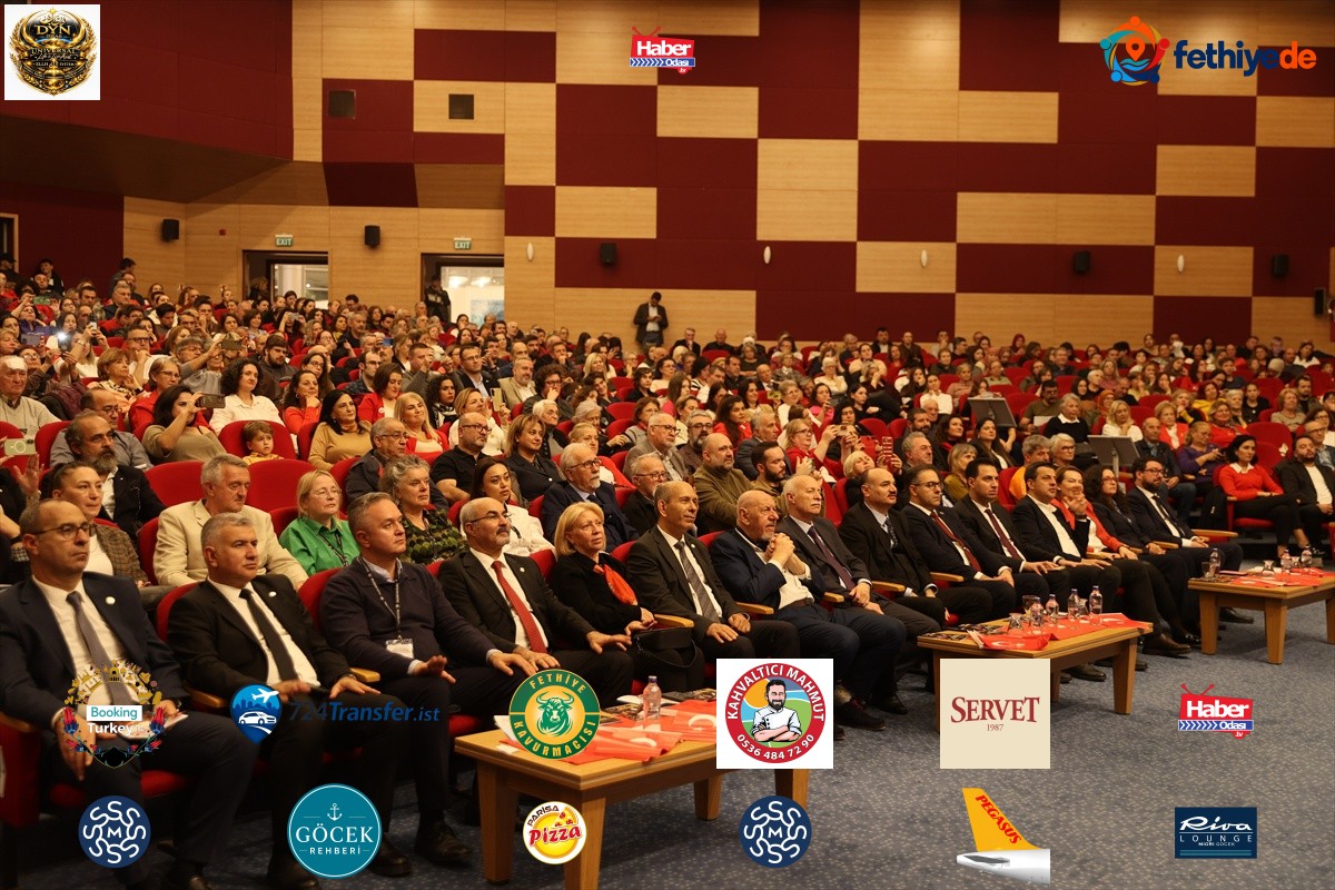 Edirne'de Cumhuriyet'in 103. yılı konserinde Balkan Senfoni Orkestrası sahne aldı