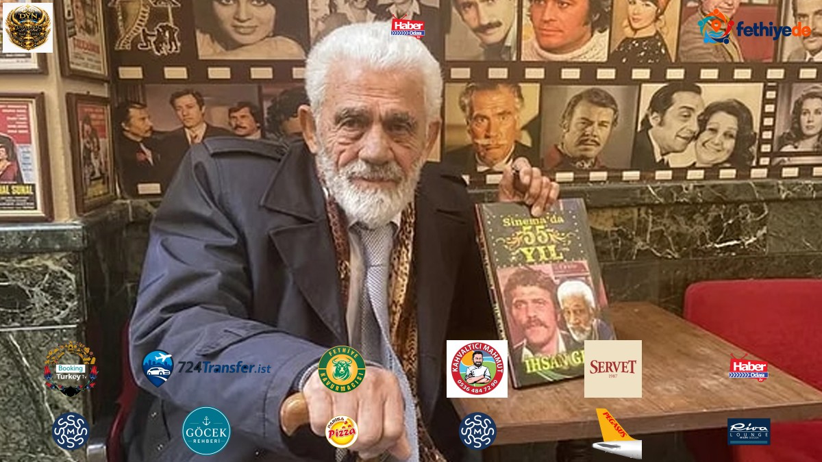İlerleyen yaşına rağmen elindeki kitapları tanıtmak için sokakları gezen oyuncu, Karaköy-Tünel hattında objektiflere yansıdı.