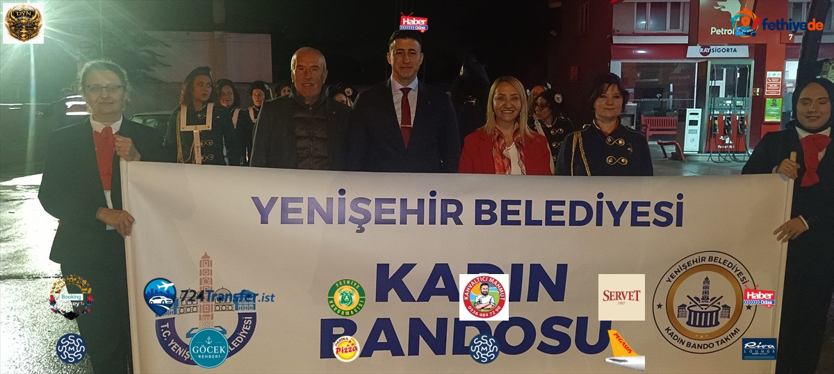 Pazaryeri'nde fener alayı ve bando gösterileriyle Cumhuriyet'in 103. yılı kutlandı
