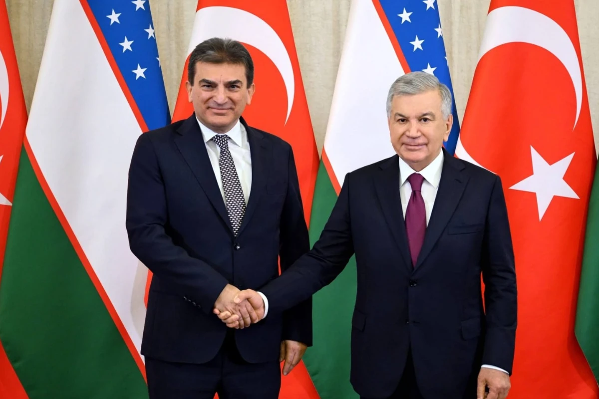 Özbekistan Cumhurbaşkanı Mirziyoyev, OYAK ve Evyap yönetimleriyle yeni yatırım projelerini görüştü
