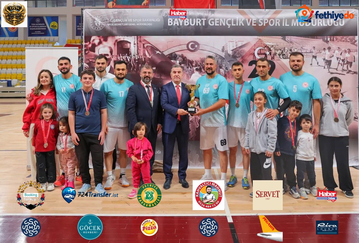 Bayburt'ta Cumhuriyet Kupası Voleybol Turnuvası'nda İl Sağlık Müdürlüğü şampiyon oldu
