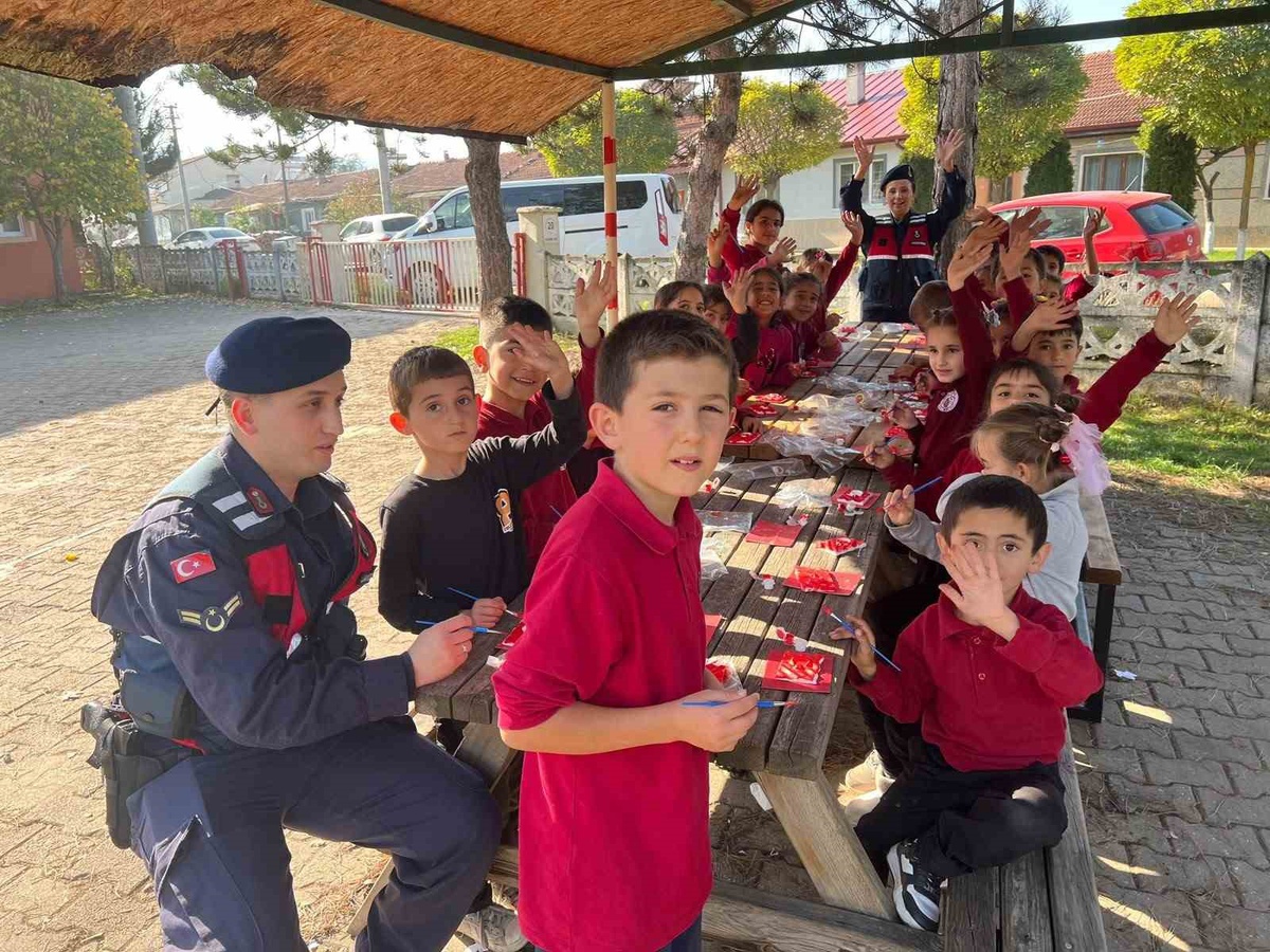 Bilecik İl Jandarma Komutanlığı öğrencilere milli ve manevi değerleri anlattı