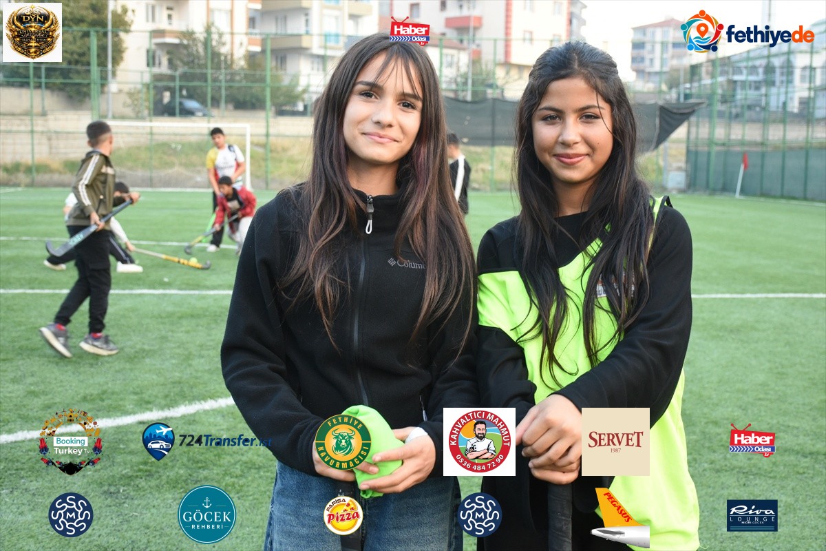 Malatya'dan U14 Milli Takım kampına 4'ü kız 4'ü erkek 8 hokeyci davet edildi