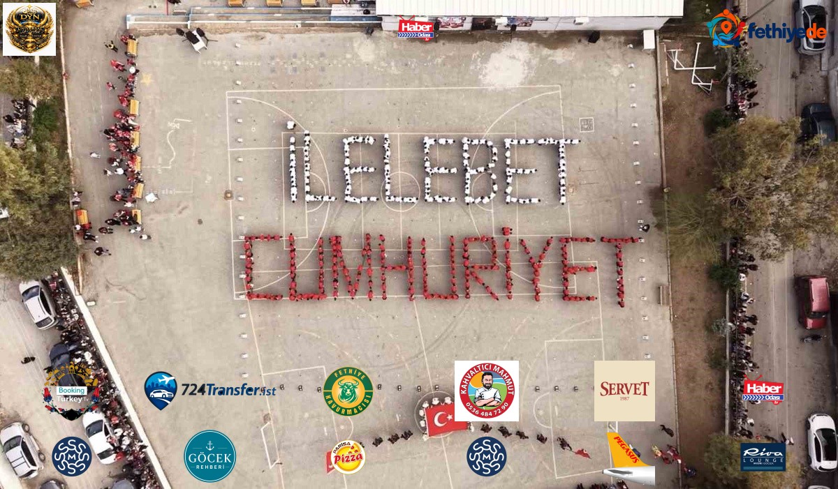 İzmir Buca'da Dirayet Süren İlkokulu Cumhuriyet'in 103. yılını 400 öğrenciyle kutladı