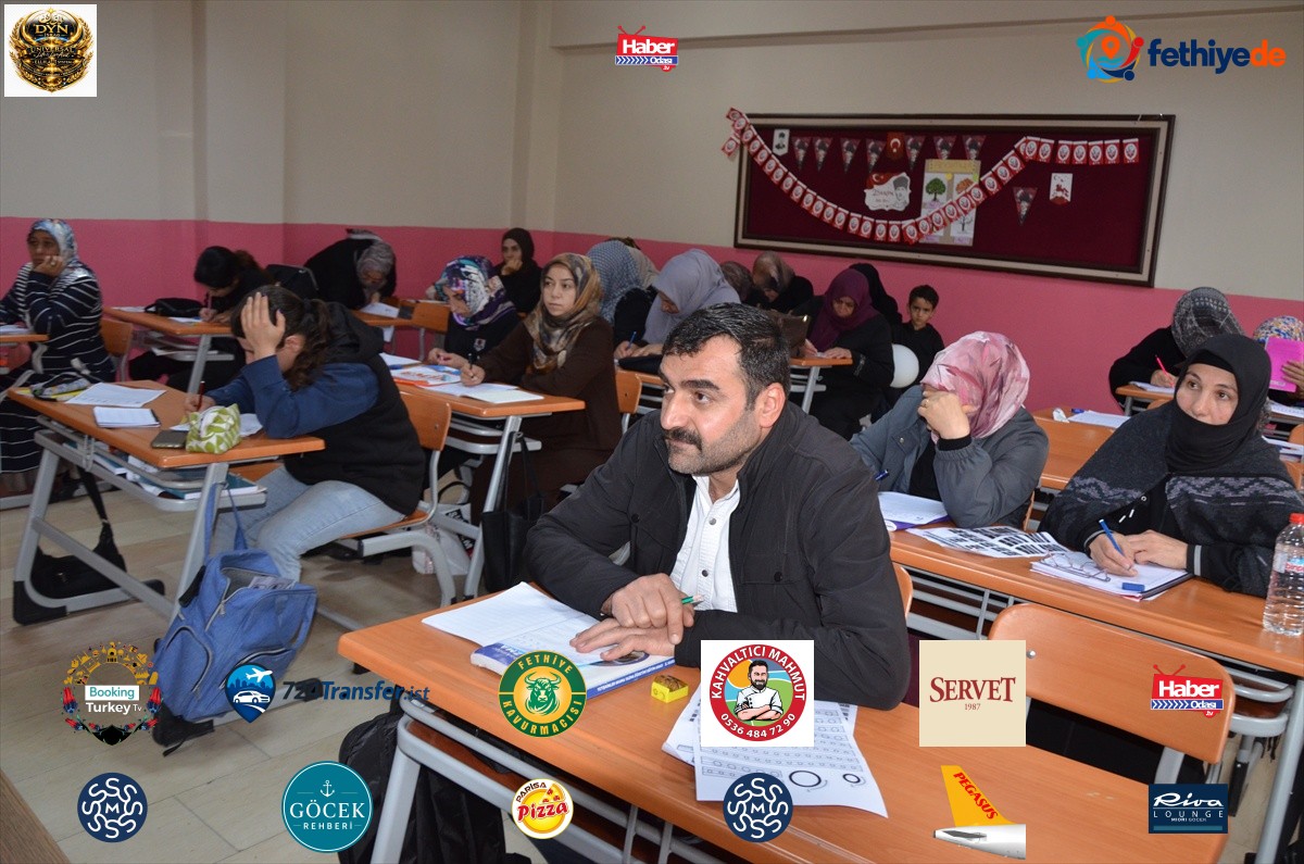 Muş'ta okuma yazma kursuna başvuran 60 yetişkin, eğitim hayalini gerçekleştiriyor