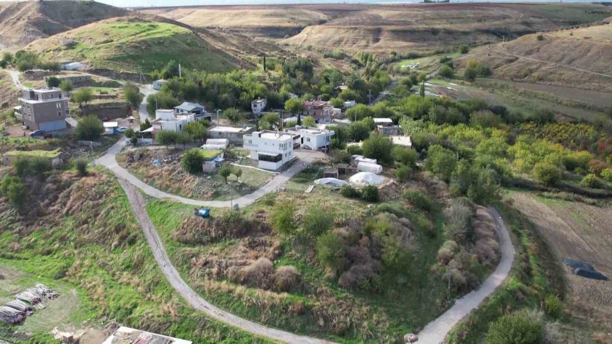 Adıyaman Boztepe köyünde güneş panelleri zarar görünce 200 kişi bir aydır susuz kaldı