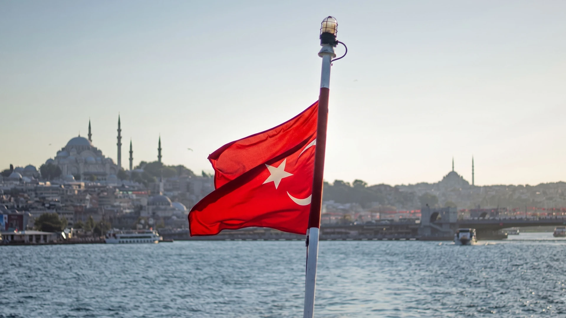 Türkiye'ye gelen turist sayısı düştü turizm geliri ise arttı