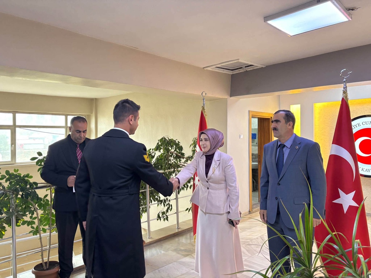 Taşlıçay Kaymakamı Kılıç, 103. yıl kutlamasında tebrikleri kabul etti