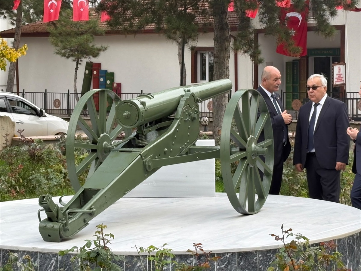 Kalecik'te Sovyet Rusya'nın topuna anı plaketi 106. yıl dönümünde yerleştirildi