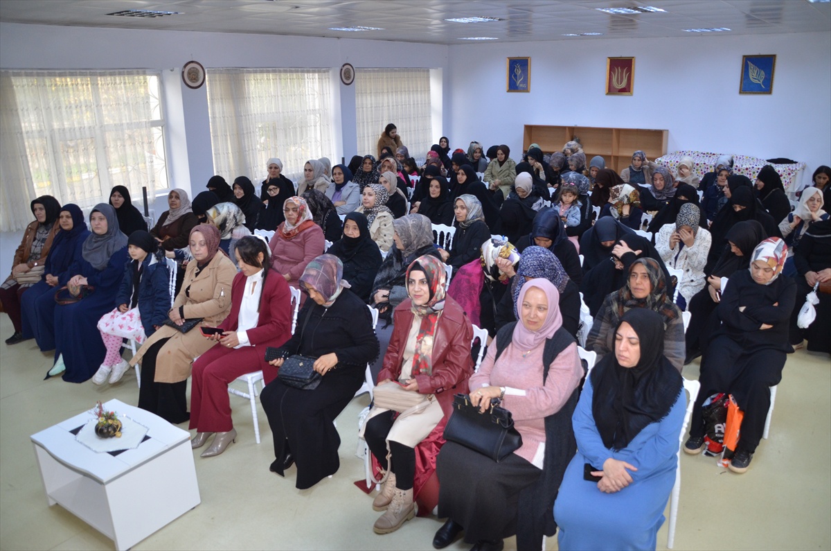 Muş'ta bağımlılık seminerinde kent genelinde 9 bin kadına ulaşılması hedefleniyor