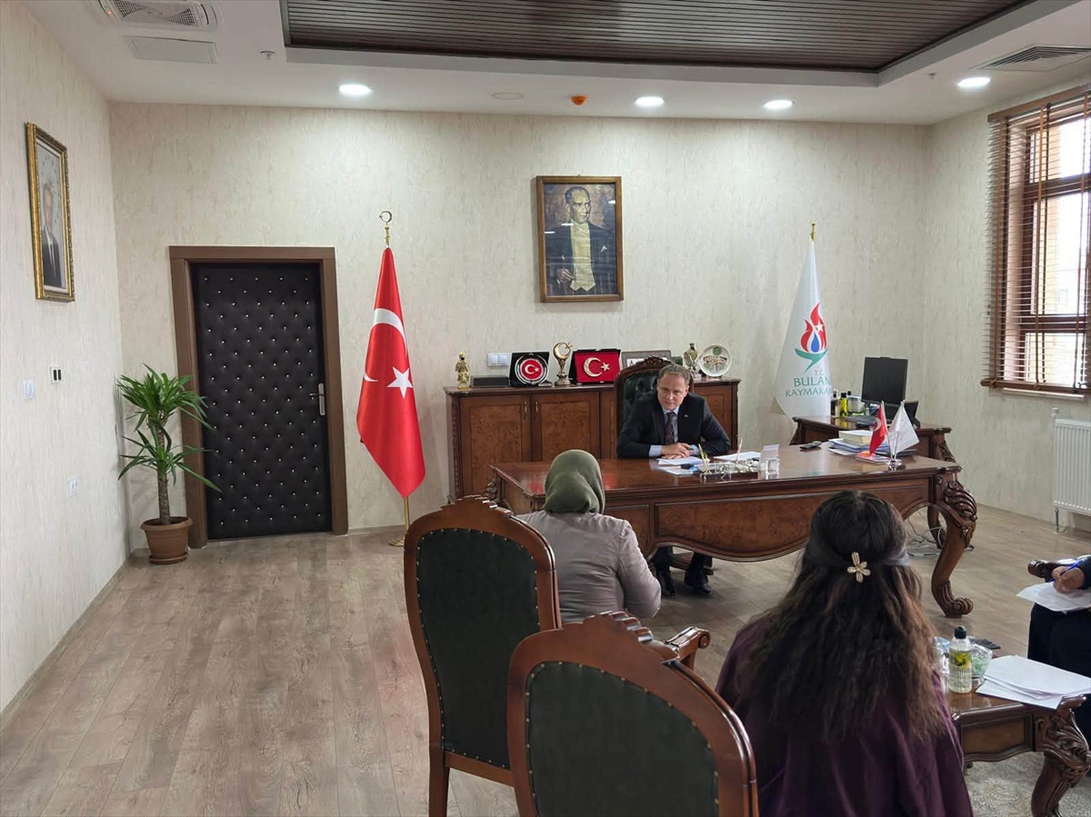 Muş Bulanık'ta Kaymakam Koşansu Halk Günü'nde birimlere talimat verdi